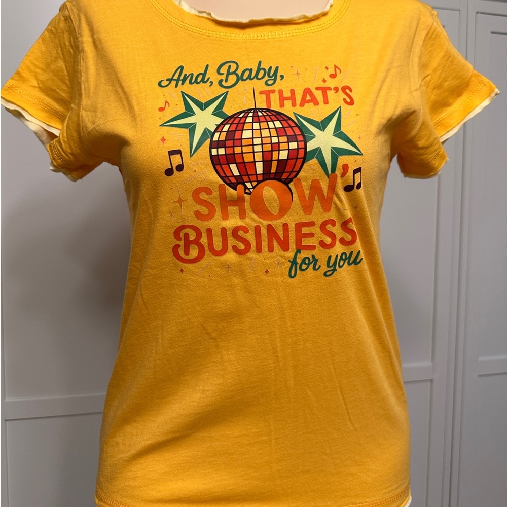 Yellow 'That's Show Business' Graphic Tee Juniors L TLOAS